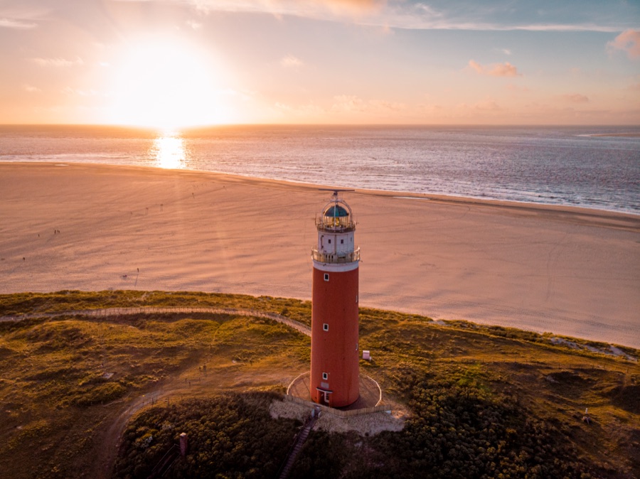 Zonsondergang op Texel bij de vuurtoren